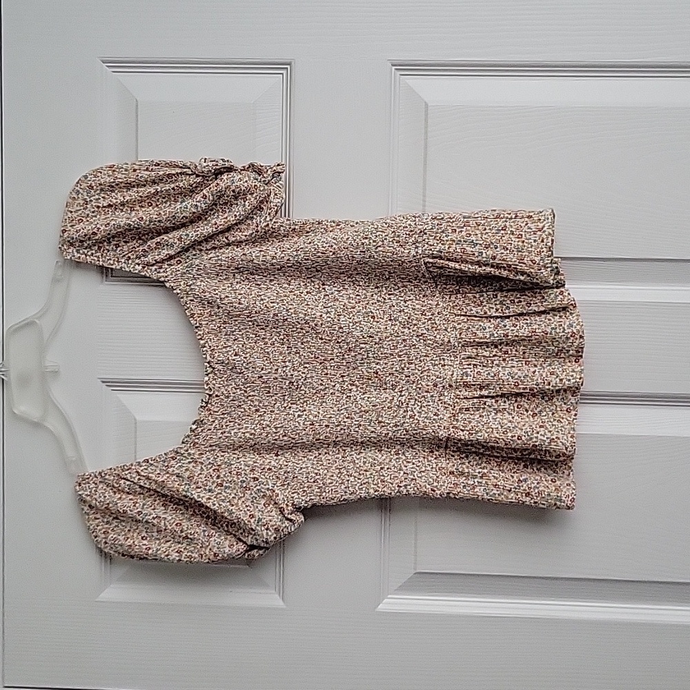 Hem & Thread Women's Top - Picture 4 of 10